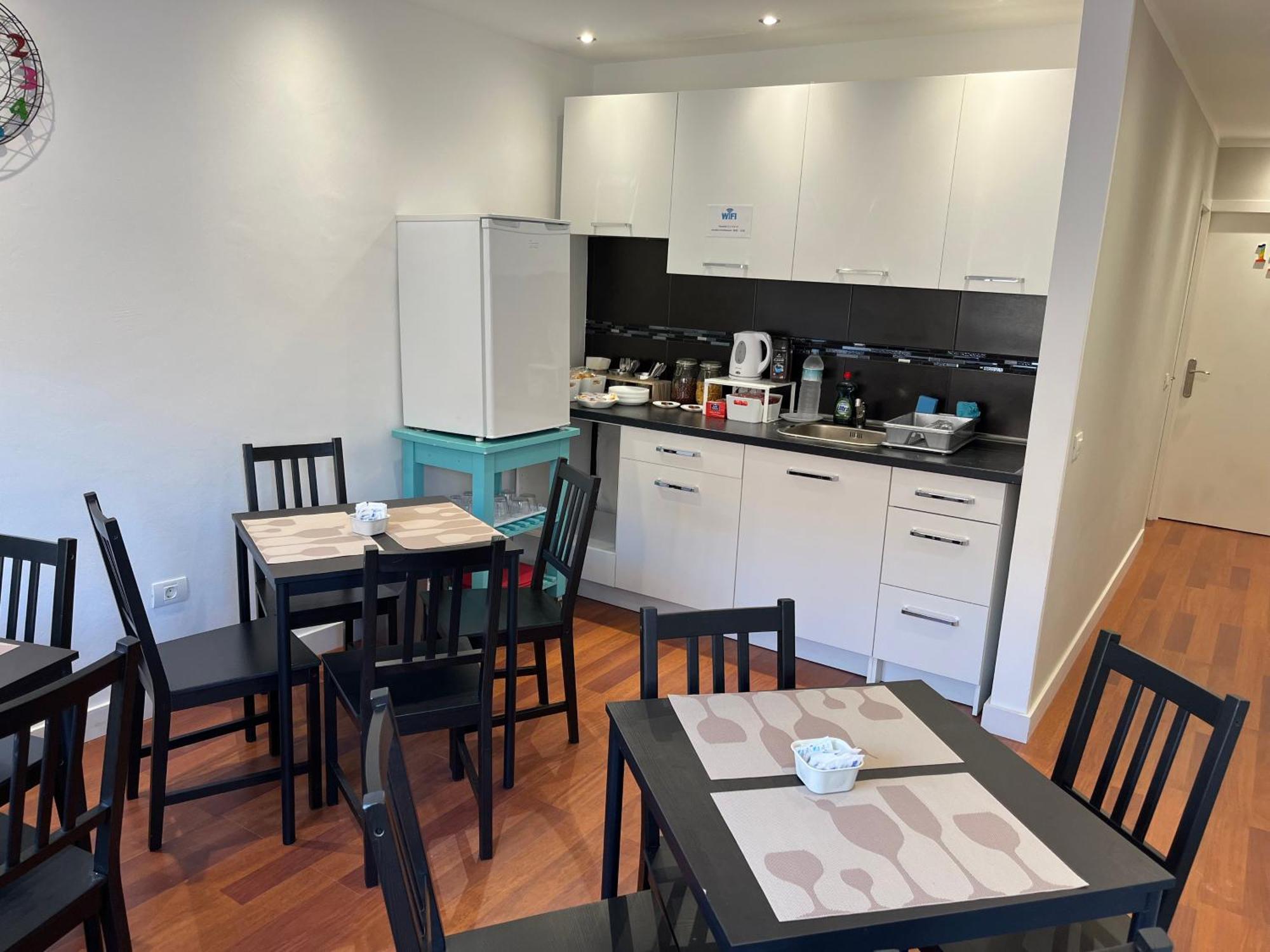 B&B Paraiso Tenerife Super Economy Rooms Airport 로스 아브리고스 외부 사진